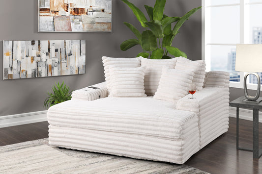 Upgrade your space with the 4500 Fog Chaise Lounge from Moda Home. Modern design, cozy seating, and durable fabric for ultimate relaxation.