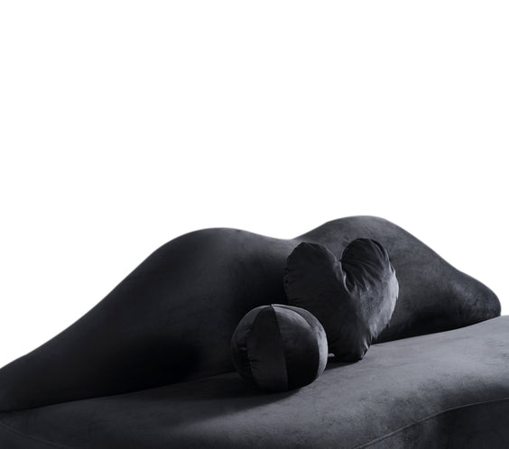Lips Black Velvet Loveseat