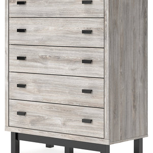 Vessalli King Panel Bed with Mirrored Dresser, Chest and 2 Nightstands in Gray