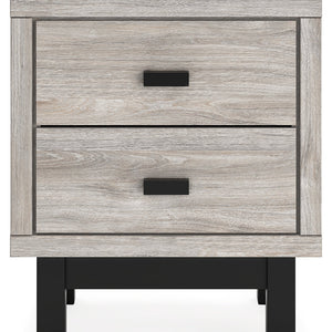 Vessalli King Panel Bed with Mirrored Dresser, Chest and 2 Nightstands in Gray